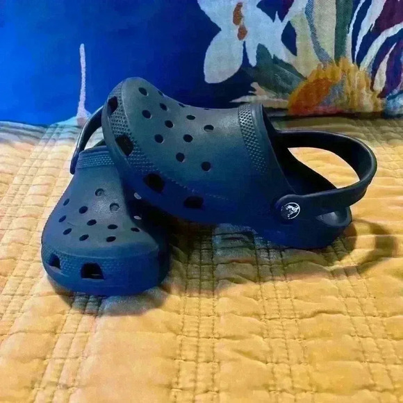 Crocs Unisex Classic Clog - Bijou Blue Youth Size J1 - Picture 6 of 6